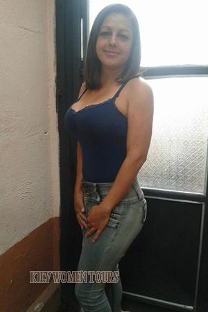 156378 - Kathya Age: 44 - Costa Rica