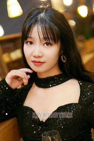 206391 - Yingying Age: 33 - China