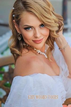 218726 - Anna Age: 37 - Ukraine