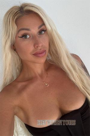 223690 - Ekaterina Age: 38 - Russia